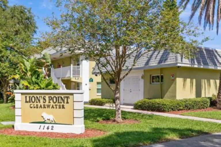 Lion's Point Apartments